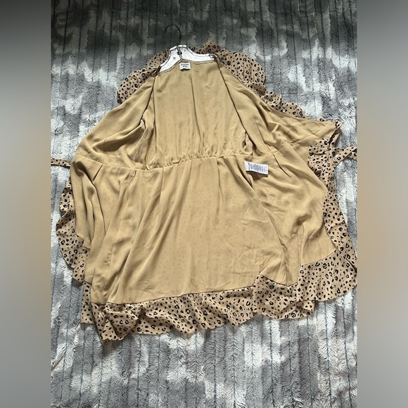 Aritzia Sunday Best Savoy Wrap Dress Size 4 - Picture 9 of 12